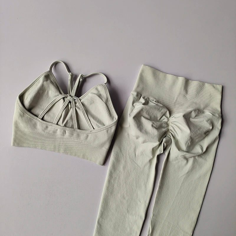 Women’s Seamless Hip-Lifting Yoga Set – V-Neck Bra & High-Waist Leggings