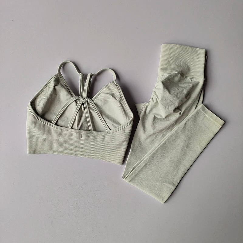 Women’s Seamless Hip-Lifting Yoga Set – V-Neck Bra & High-Waist Leggings