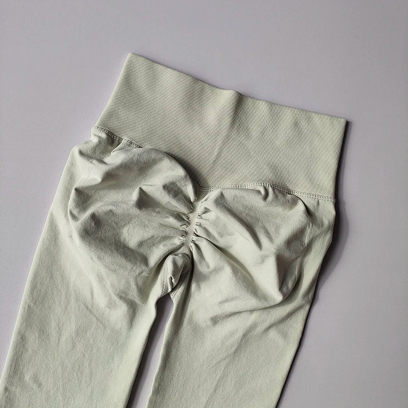 Women’s Seamless Hip-Lifting Yoga Set – V-Neck Bra & High-Waist Leggings